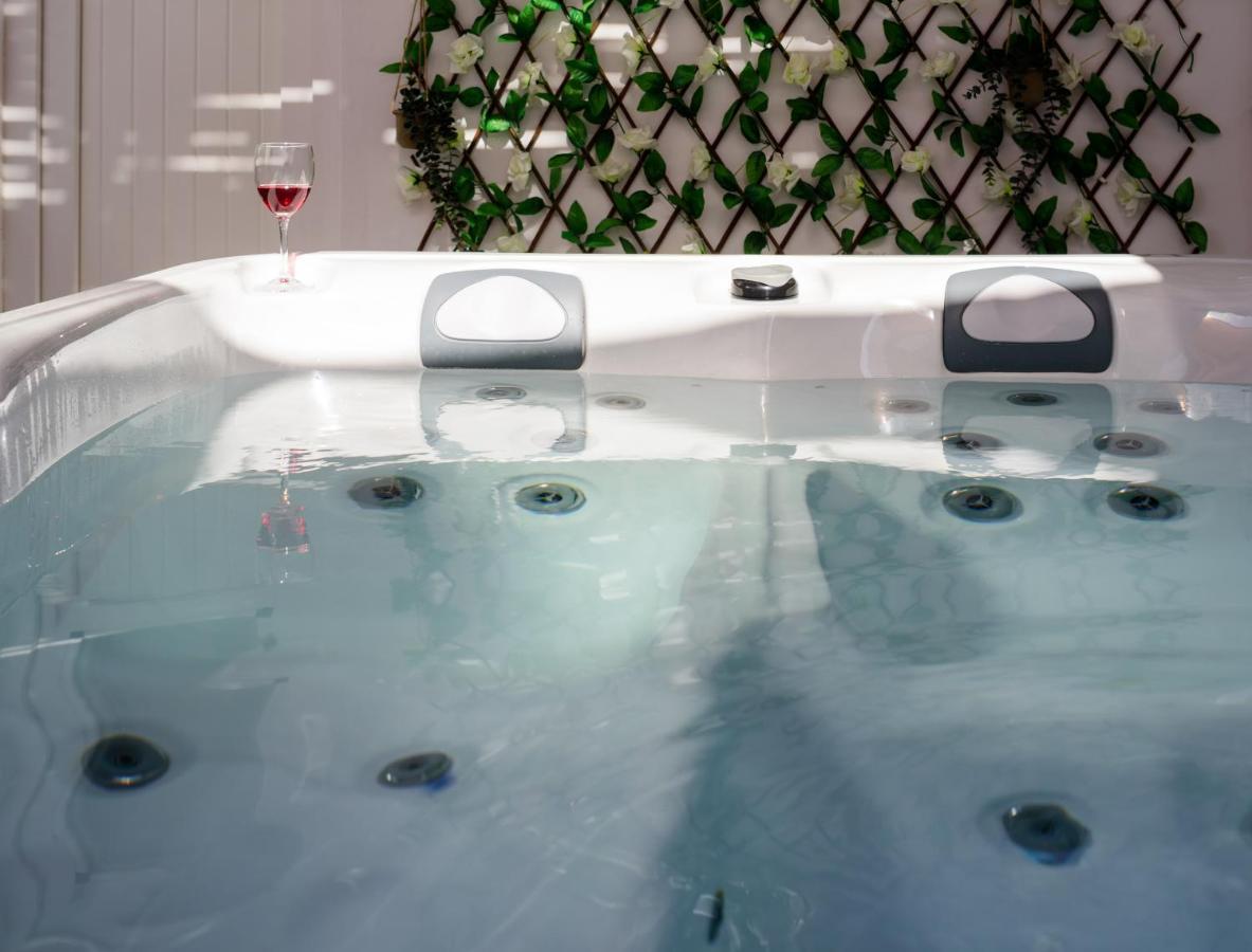 Appartamento Heart Of Oia - Private House With Jacuzzi Esterno foto