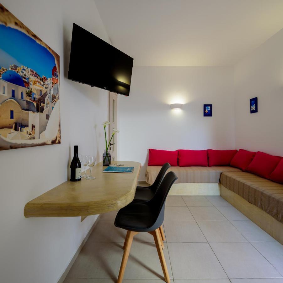 Appartamento Heart Of Oia - Private House With Jacuzzi Esterno foto