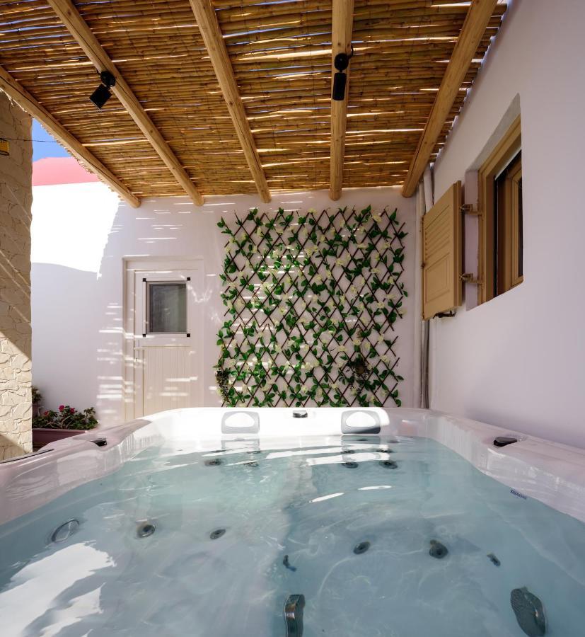 Appartamento Heart Of Oia - Private House With Jacuzzi Esterno foto
